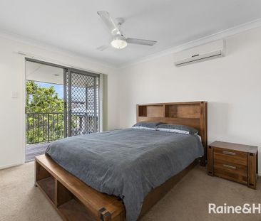 FANTASTIC LOCATION & CONVENIENCE! Heart of North Lakes, 3 Bed 2&1/2... - Photo 4