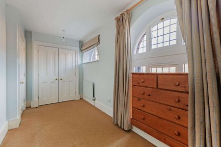 Grade II* listed 4 bedroom stable conversion set in a rural location with wrap around garden, parking and storage. - Photo 2