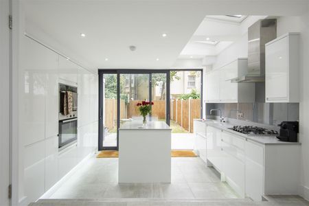 Lancaster Road , E17 6AJ - Photo 5