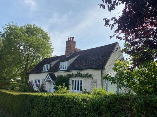 A charming four bedroom detached period property set within an attractive garden of approximately 0.68 acres. The property also benefits from a double cart lodg - Photo 1