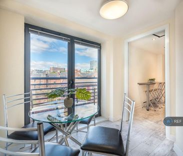 5 bedroom flat to rent - Photo 1