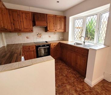 4 bedroom semi-detached house to rent - Photo 1