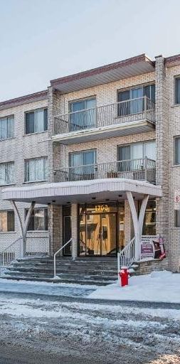 Superbe appartement 4 1/2 situé au cœur de LaSalle! - Photo 1