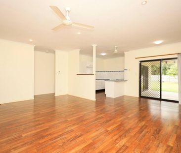 Fully Airconditioned - No Carpet - Rear Access - Large Corner Block - Photo 6
