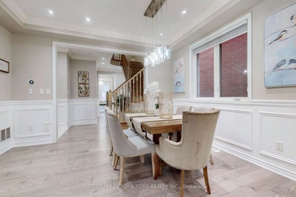 Detached Home For Lease | W9031533 - Photo 1