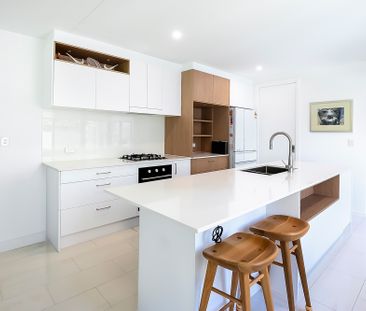 902 Medinah Avenue, Robina QLD 4226 - House For Rent | Domain - Photo 6