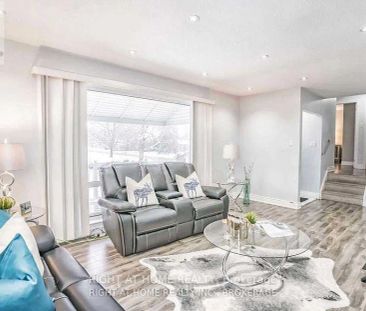 12 DELORAINE DRIVE - Photo 3