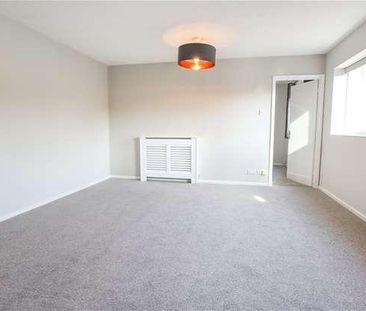 Harding Close, Redbourn, AL3 - Photo 2