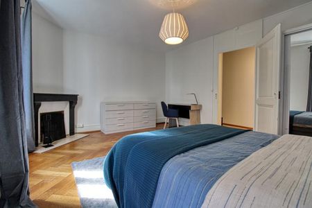 Adrienne #4 - Foto 3