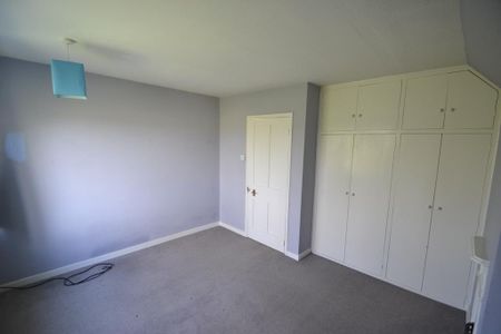 3 bedroom detached house to rent - Photo 2