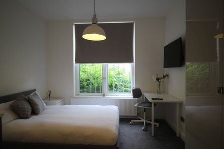 Flat 1B, 22 Kelso Road, LS2 9PR, Leeds - Photo 2