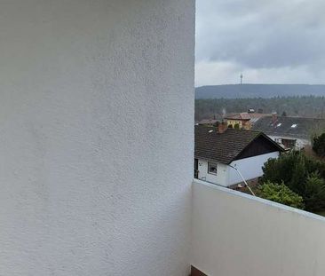 Apartment mit kleiner Einbauküche und Balkon - Foto 5