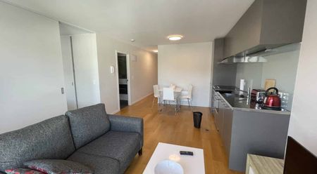 Modern 1 Bedroom Apartment - FURNISHED - Photo 3