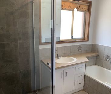 CLEAN FAMILY HOME - Photo 3