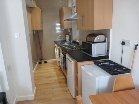 1 Bed Flat, Hendon, NW4 - Photo 5