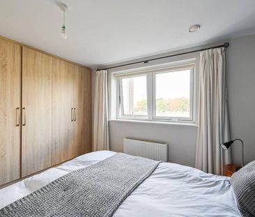 Bow Common Lane - Photo 6