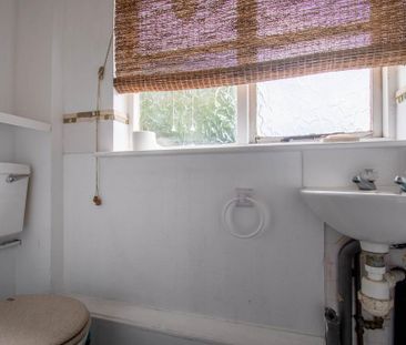 2 bedroom semi-detached house to rent - Photo 2