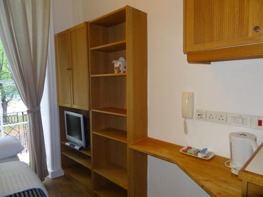 Flat 10 Cartwright Gardens, Bloomsbury WC1H 9EH - Photo 1