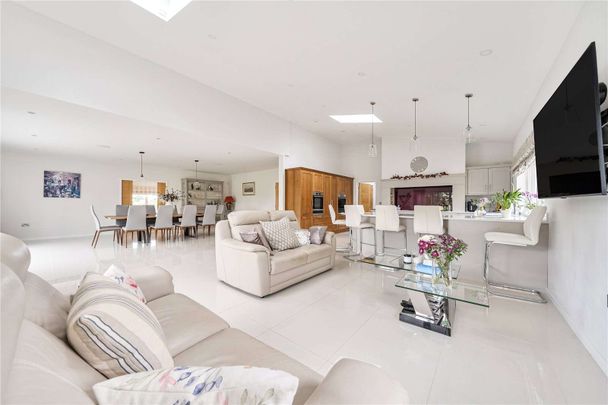 An exceptional rural home with expansive countryside views - Photo 1