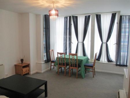 2 bedroom flat to rent - Photo 2