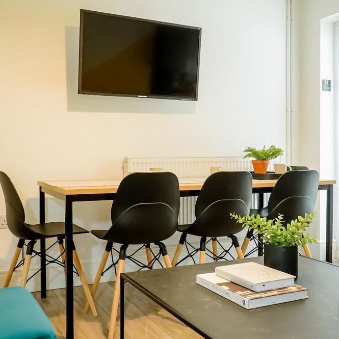 6 bedroom house to rent - Photo 1