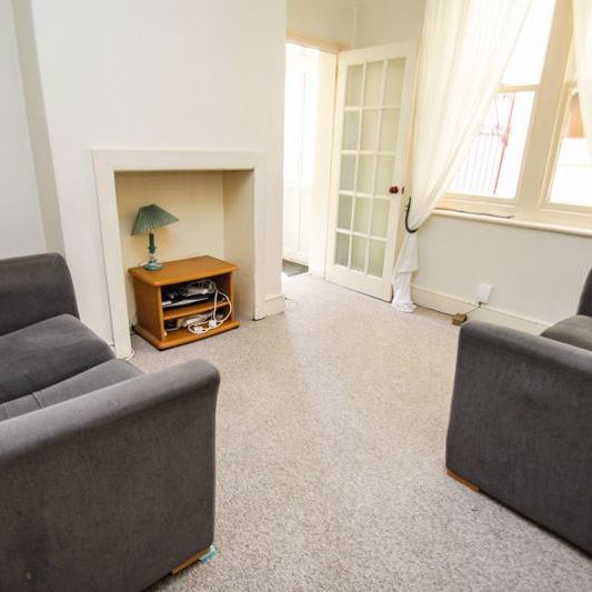 Maxwell Road, Student House - Photo 1