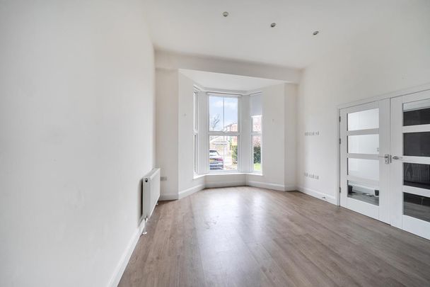 5 bedroom semi-detached house to rent - Photo 1