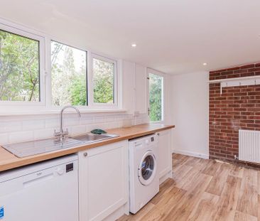3 bedroom detached house to rent - Photo 5