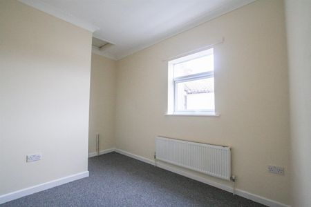 Queens Road, Lowestoft - Photo 3