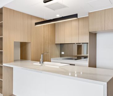 Spacious Modern Apartment in great Inner City Location - Photo 3