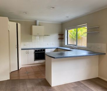 Botany 3 bedroom family home - Photo 6