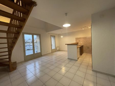 Location Appartement 2 pièces 41m² PERNES LES FONTAINES 84210 - Photo 2