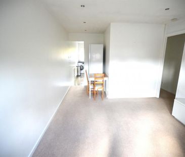 Ringmore Road, Bramhall - Photo 4