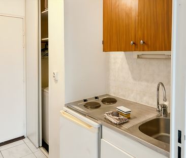 A Louer - T1 avec place de parking privée - AIX EN PROVENCE - Photo 3