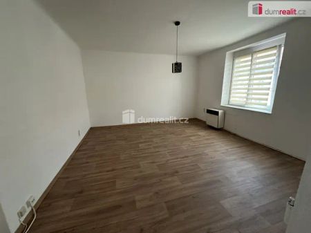 Pronájem bytu 1+1, Sladkovského, Plzeň 5.NP - Photo 2