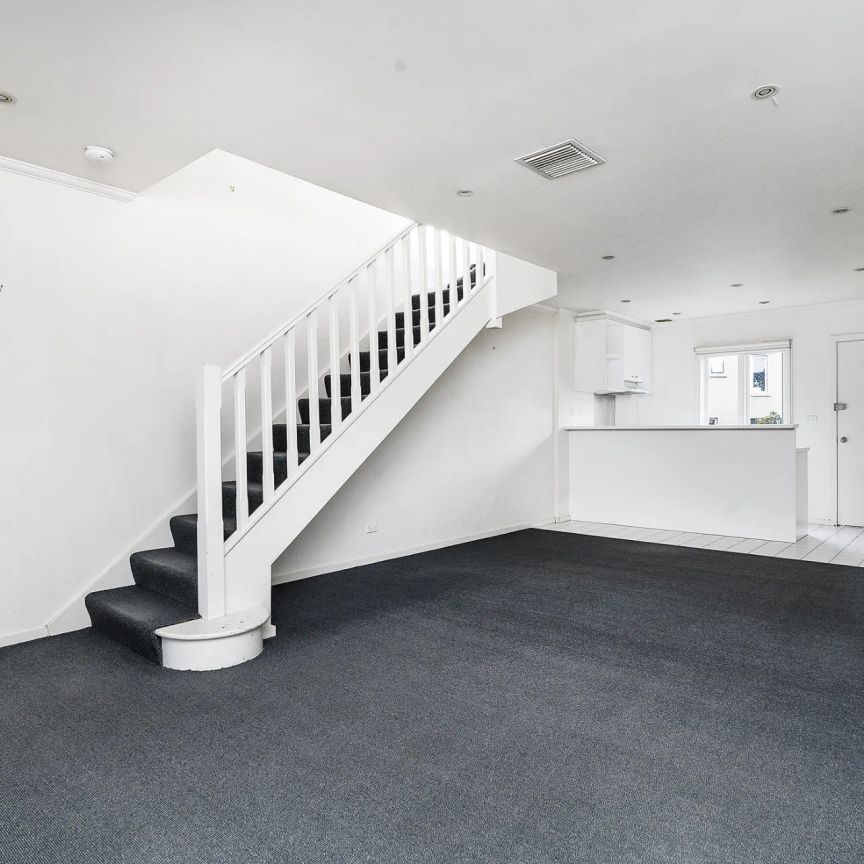 Double Storey Townhouse! - Photo 1