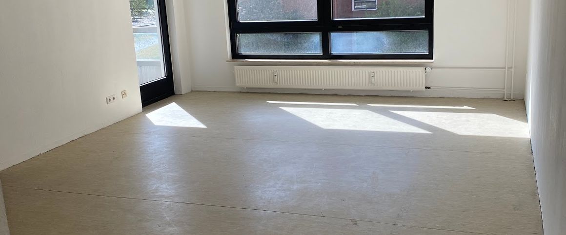 1-Zimmer-Wohnung mit Balkon // 1.OG mitte - Photo 1