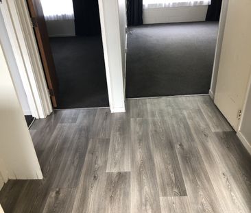 This is an upstairs, spacious, two bedroom flat in a block of six a... - Photo 1