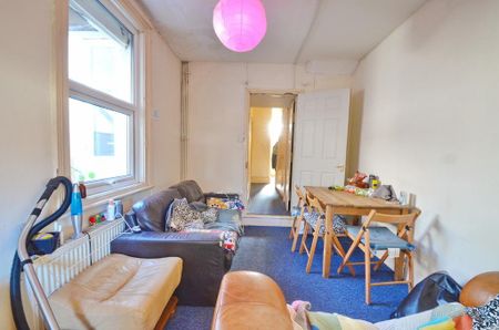 5 bedroom house to rent - Photo 2