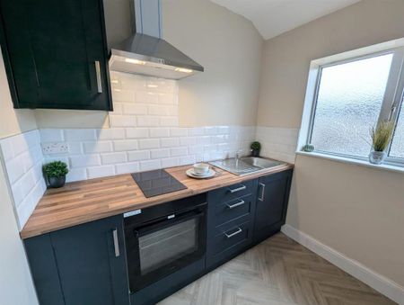 3 bedroom end of terrace house to rent - Photo 5
