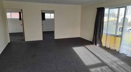 Charming 2BR Home in Stratford! - Photo 2