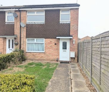 Grangeway, Rushden, NN10 - Photo 3