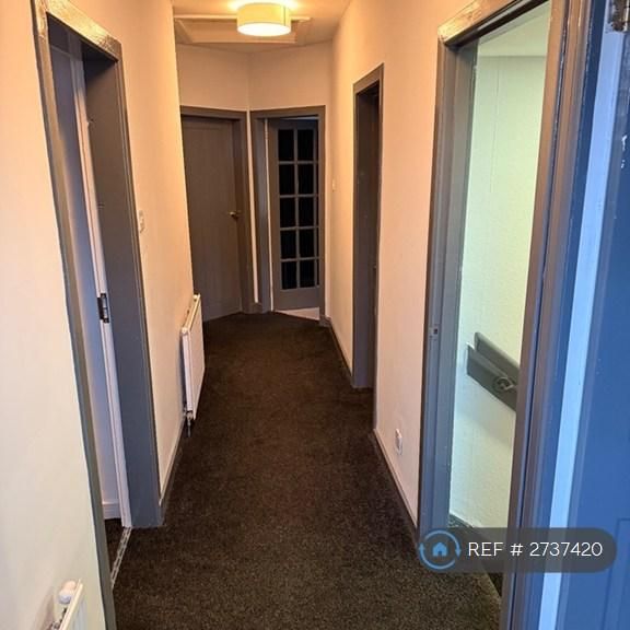 3 bedroom flat to rent - Photo 1