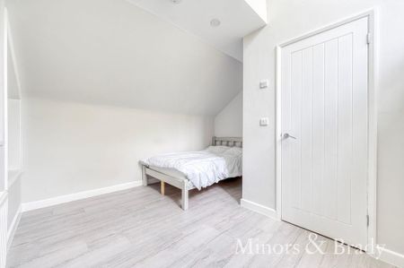4 bedroom terraced house to rent - Photo 4