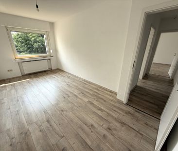 Erstbezug nach Sanierung im Mischgebiet mit A42-Anschluss | 4,5-Zim... - Foto 2