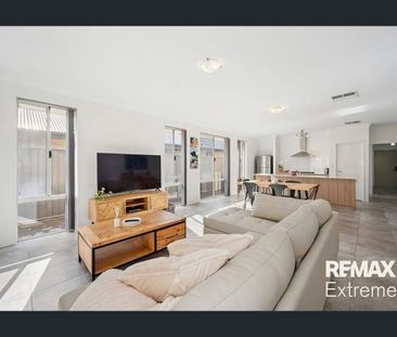 Outstanding 4x2 Home in Baldivis - Photo 2