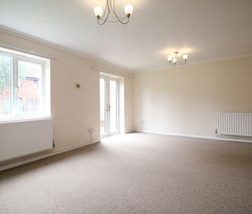 2 bedroom terraced house to rent - Photo 4