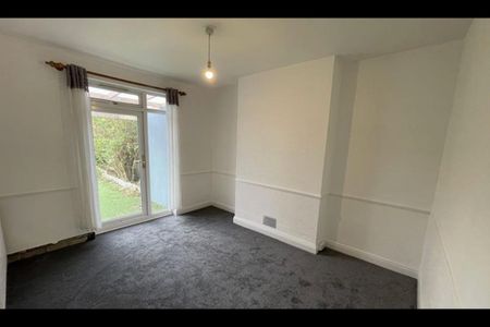 3 Bed Terraced House, Donnybrook Road, SW16 - Photo 2