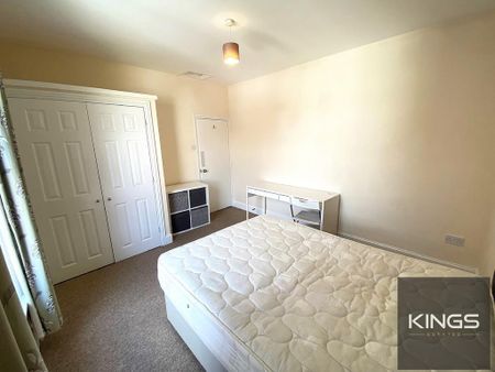 4 bedroom apartment to rent - Photo 4