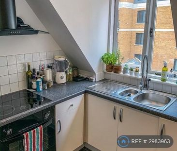 2 bedroom penthouse to rent - Photo 3